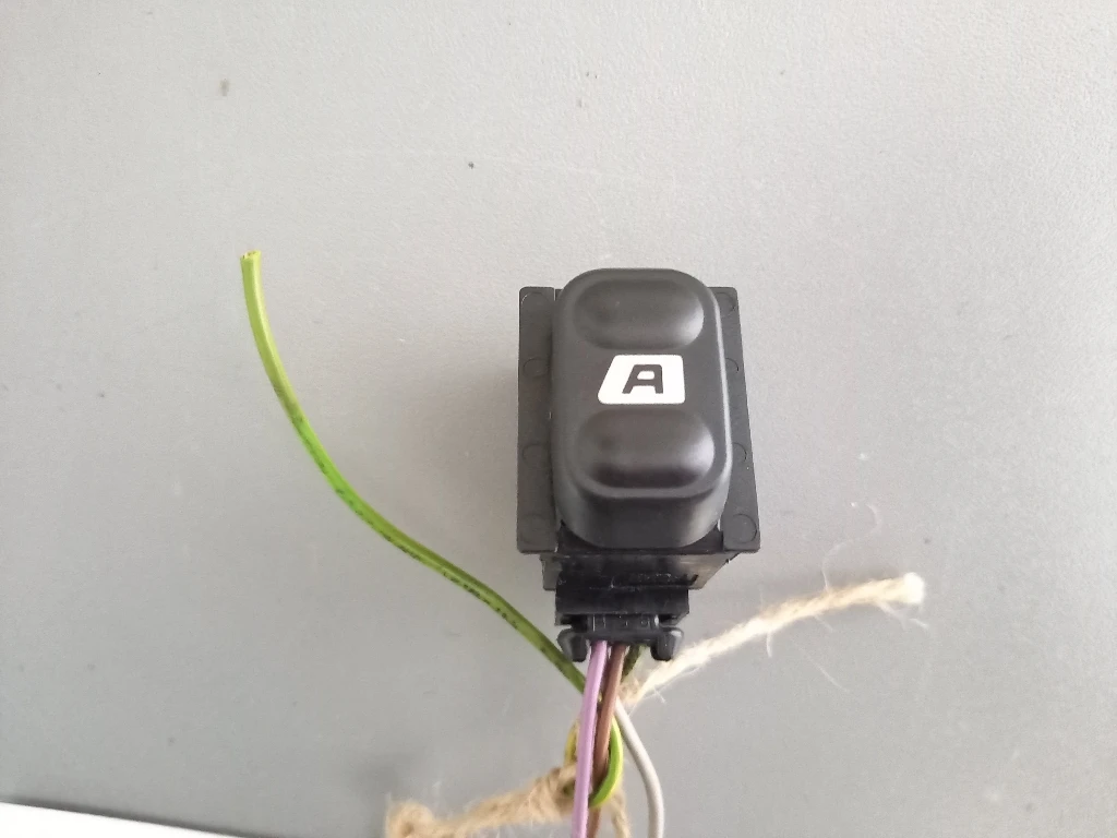       607 (3) | Mobile.bg   1