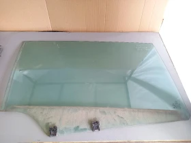 Стъкло задно дясно Пежо 5008 (б)