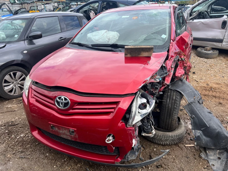 Toyota Auris 1.4D4D, снимка 4 - Автомобили и джипове - 38159698