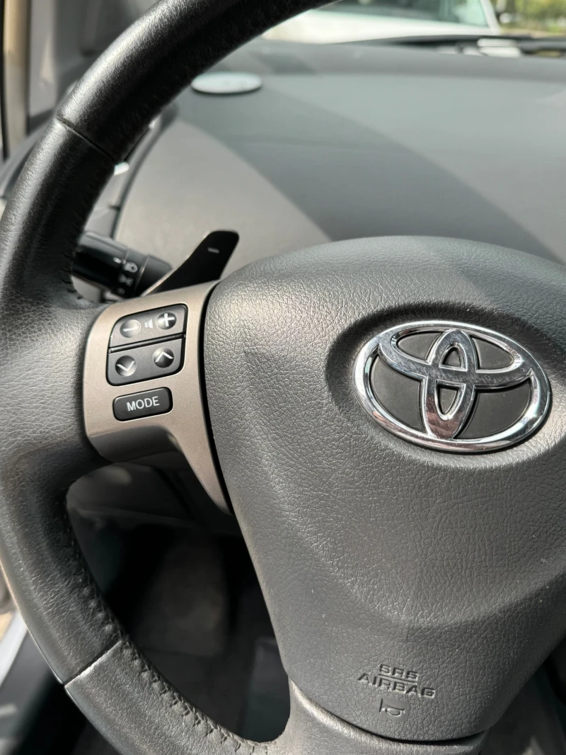 Toyota Yaris 1.3-VVTI AUTOMATIC, снимка 14 - Автомобили и джипове - 46977059