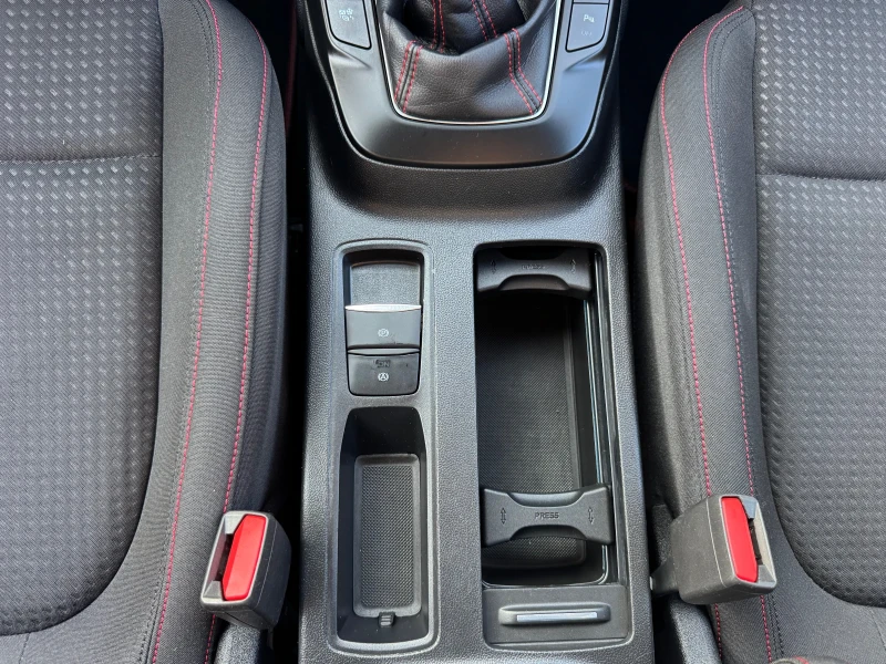 Hyundai I30 1.6CRDI BLUE EU-5, снимка 16 - Автомобили и джипове - 51021358