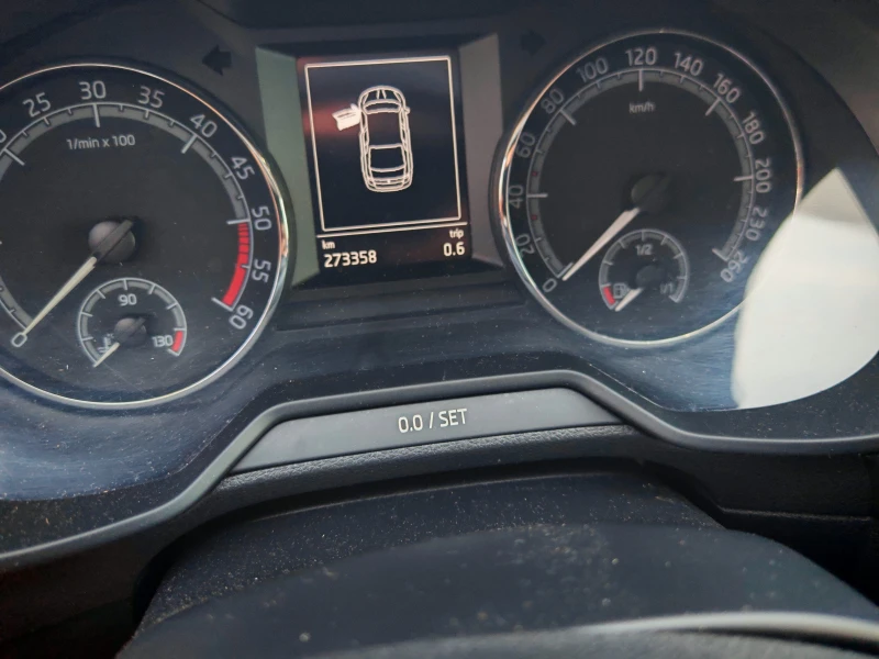 Skoda Octavia, снимка 6 - Автомобили и джипове - 51447517