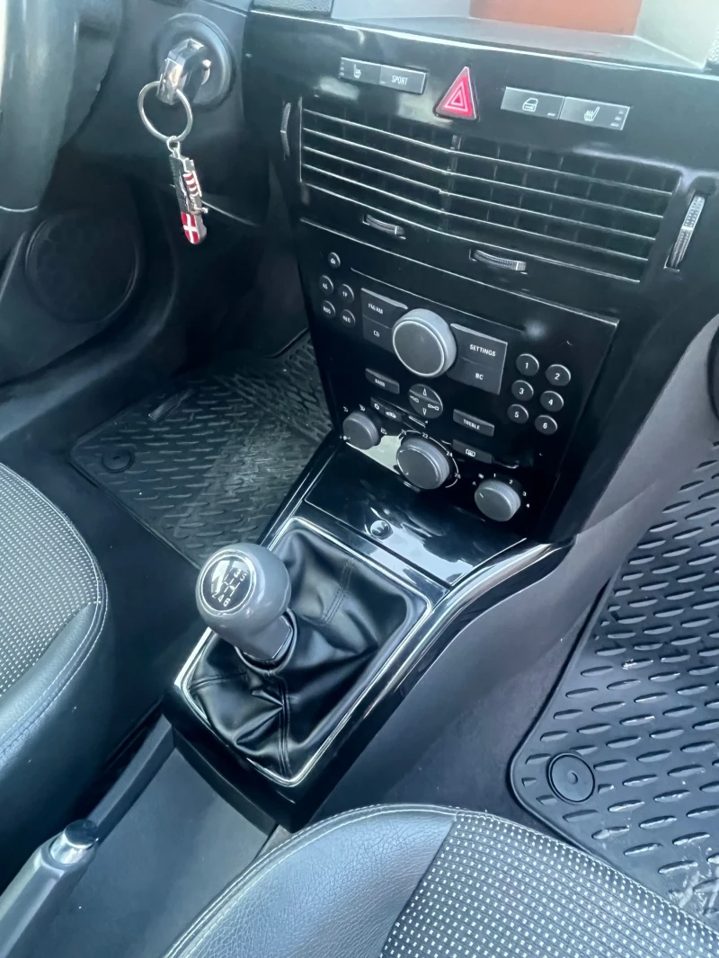 Opel Astra GTC 1.9 150 к.с., снимка 11 - Автомобили и джипове - 52419595