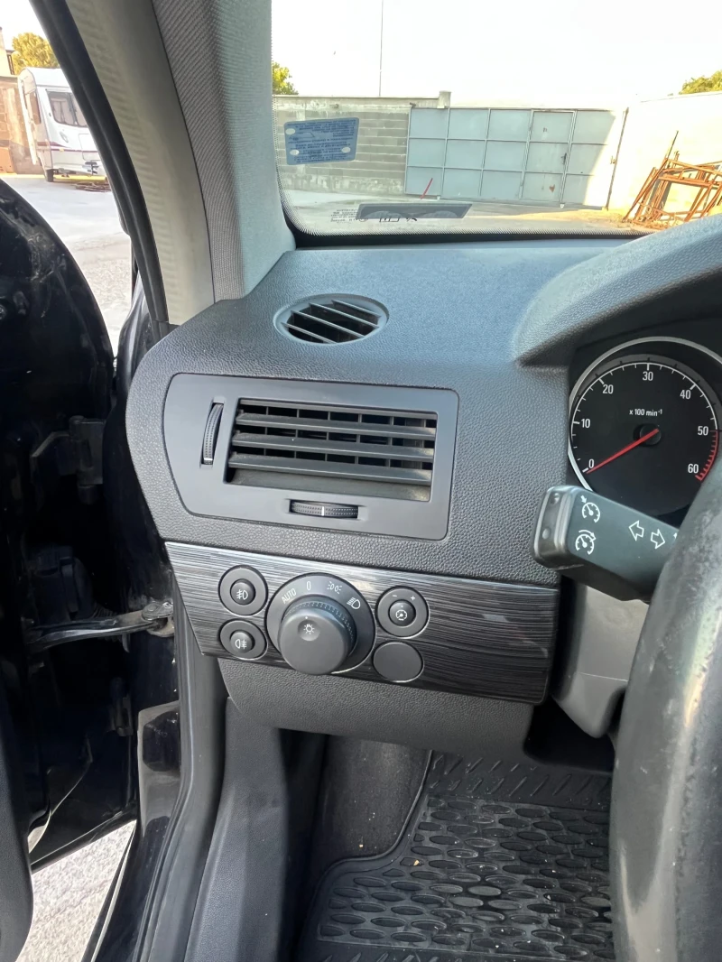 Opel Astra GTC 1.9 150 к.с., снимка 4 - Автомобили и джипове - 52419595