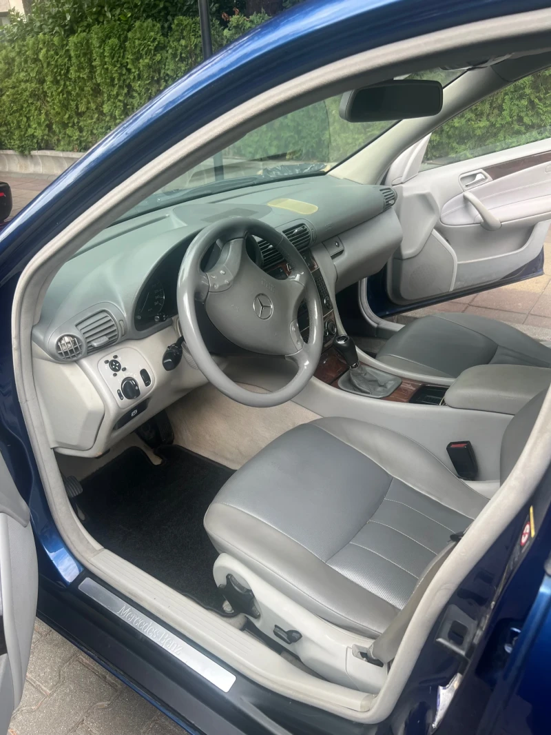 Mercedes-Benz C 220 Комби, снимка 5 - Автомобили и джипове - 51921148