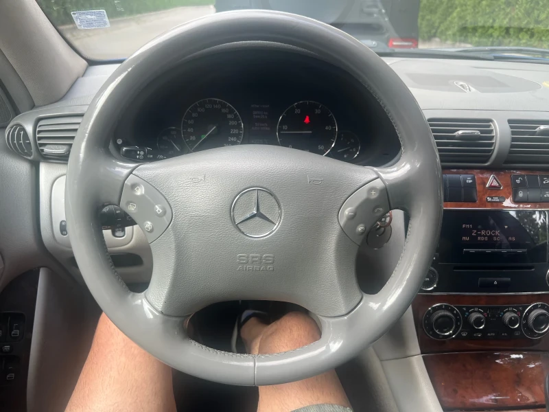 Mercedes-Benz C 220 Комби, снимка 9 - Автомобили и джипове - 51921148
