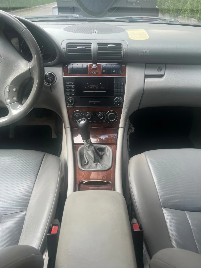 Mercedes-Benz C 220 Комби, снимка 7 - Автомобили и джипове - 51921148