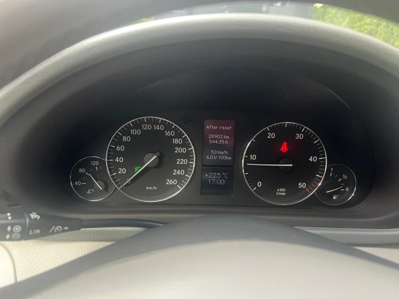 Mercedes-Benz C 220 Комби, снимка 8 - Автомобили и джипове - 51921148