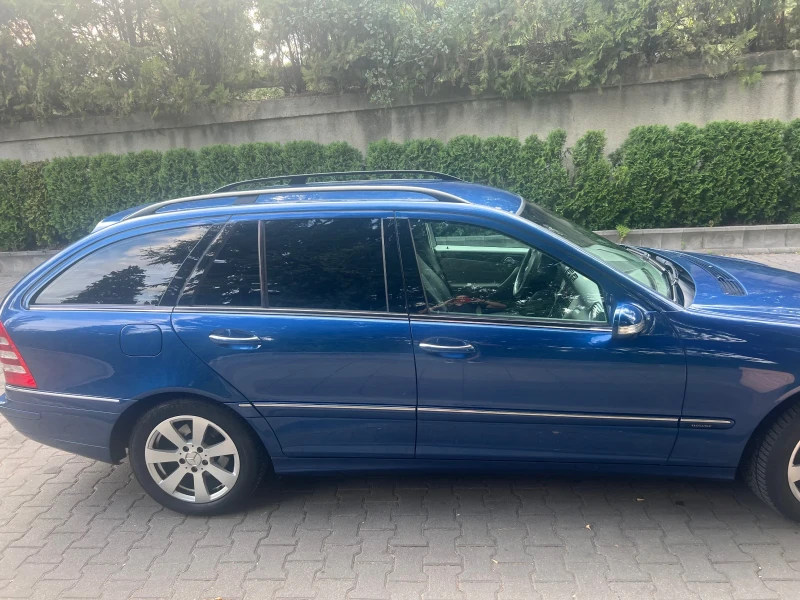 Mercedes-Benz C 220 Комби, снимка 15 - Автомобили и джипове - 51921148
