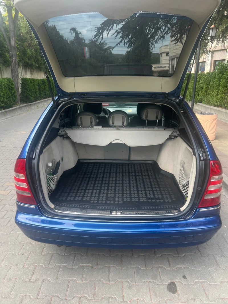 Mercedes-Benz C 220 Комби, снимка 10 - Автомобили и джипове - 51921148