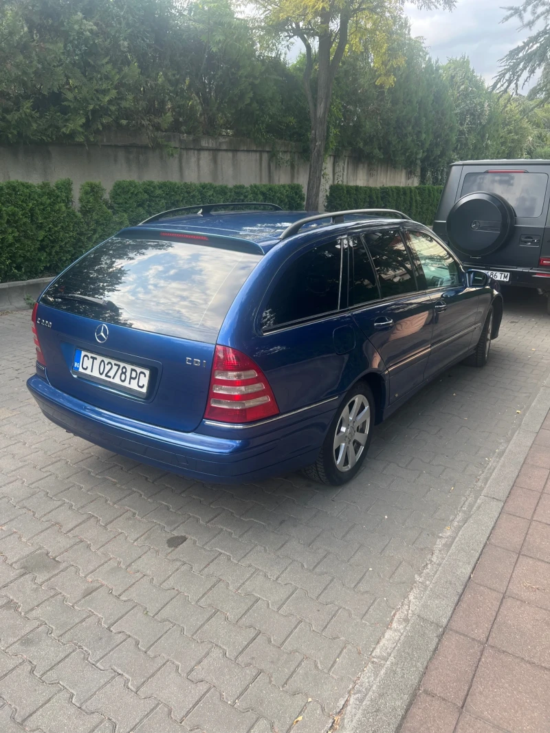 Mercedes-Benz C 220 Комби, снимка 3 - Автомобили и джипове - 51921148