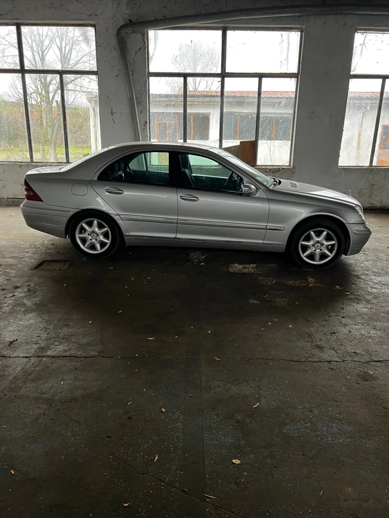 Mercedes-Benz 220, снимка 3 - Автомобили и джипове - 52627999