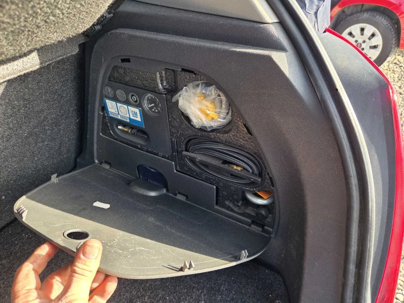 Opel Corsa 1.4 , 90 к.с., снимка 15 - Автомобили и джипове - 52957654