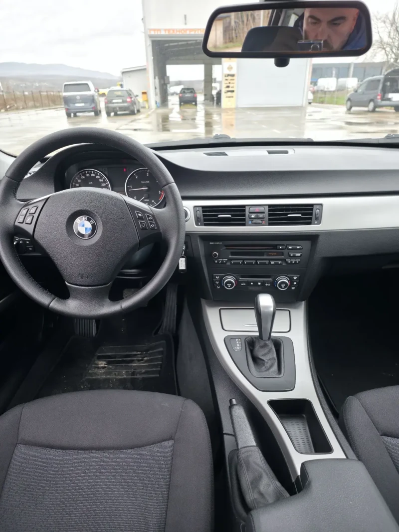 BMW 320, снимка 10 - Автомобили и джипове - 53020485