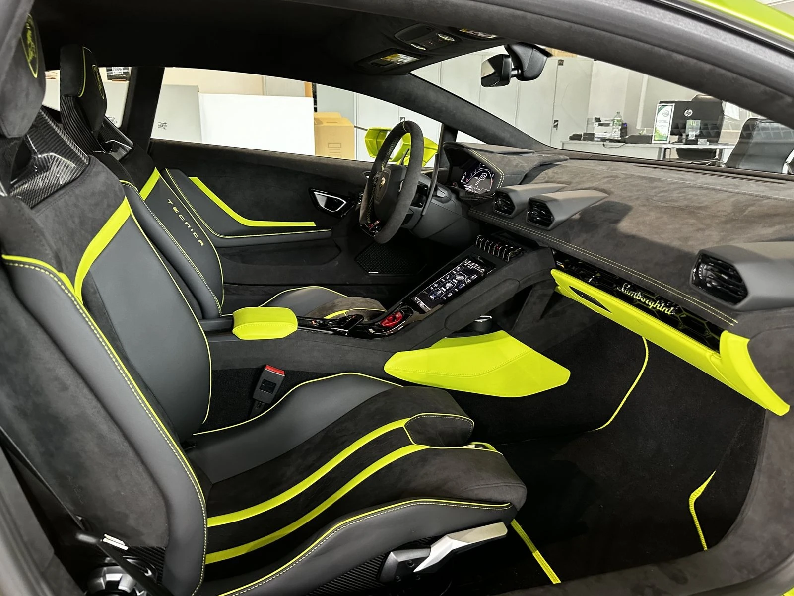 Lamborghini Huracan Tecnica LIFT CARBON RACINGSEAT - изображение 7