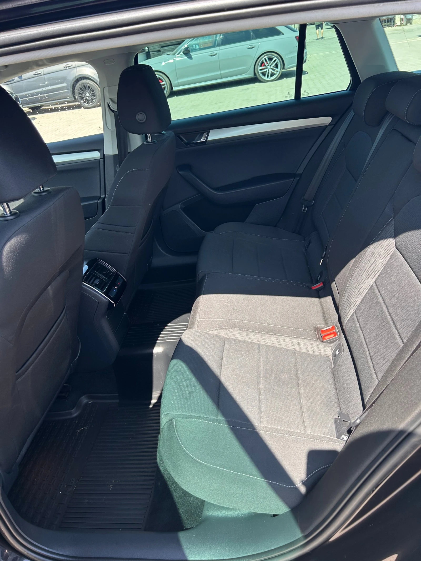 Skoda Superb 1.6TDI AVTOMAT/NAVI EURO 6 - изображение 10