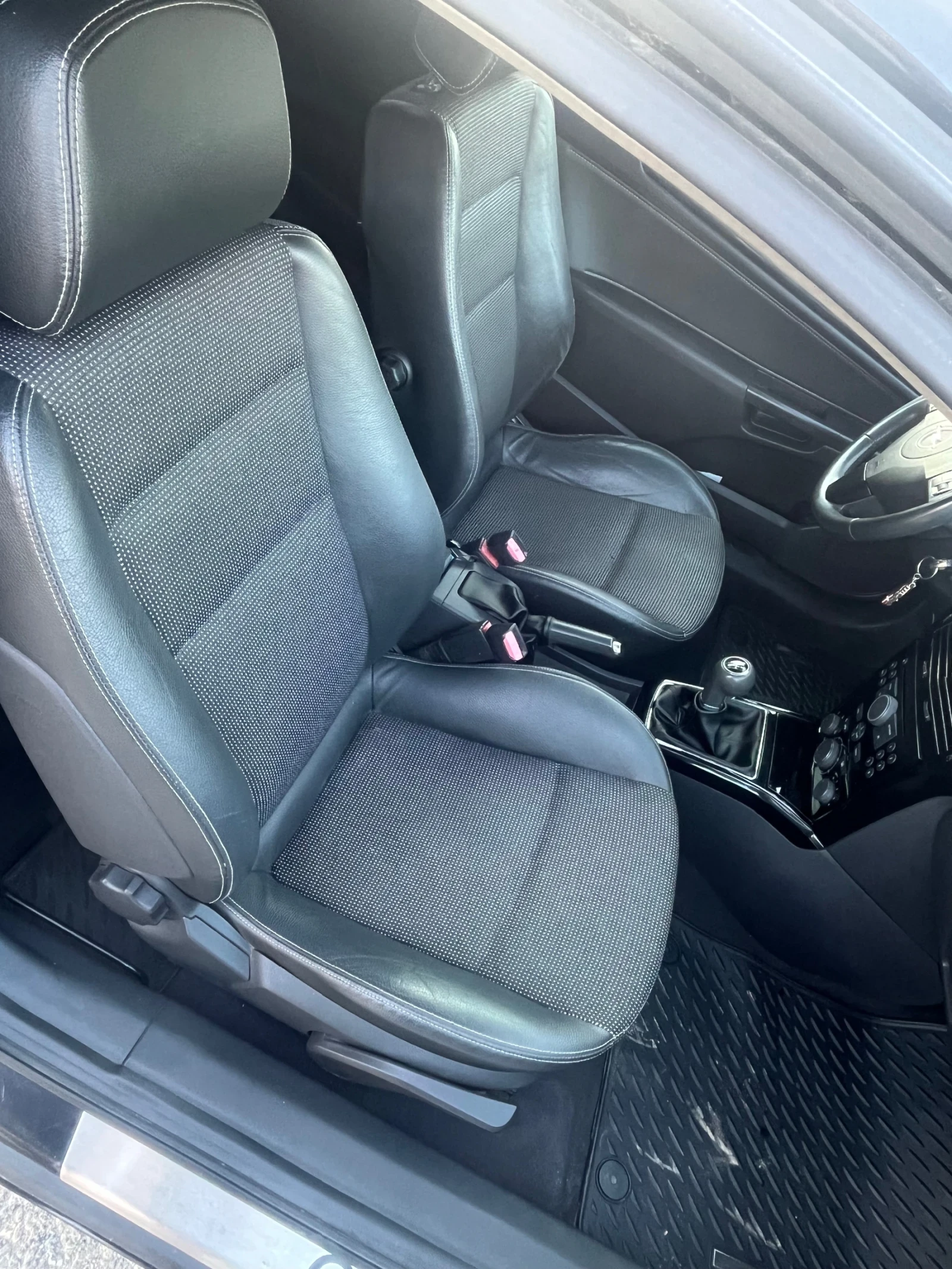 Opel Astra GTC 1.9 150 к.с. - изображение 7