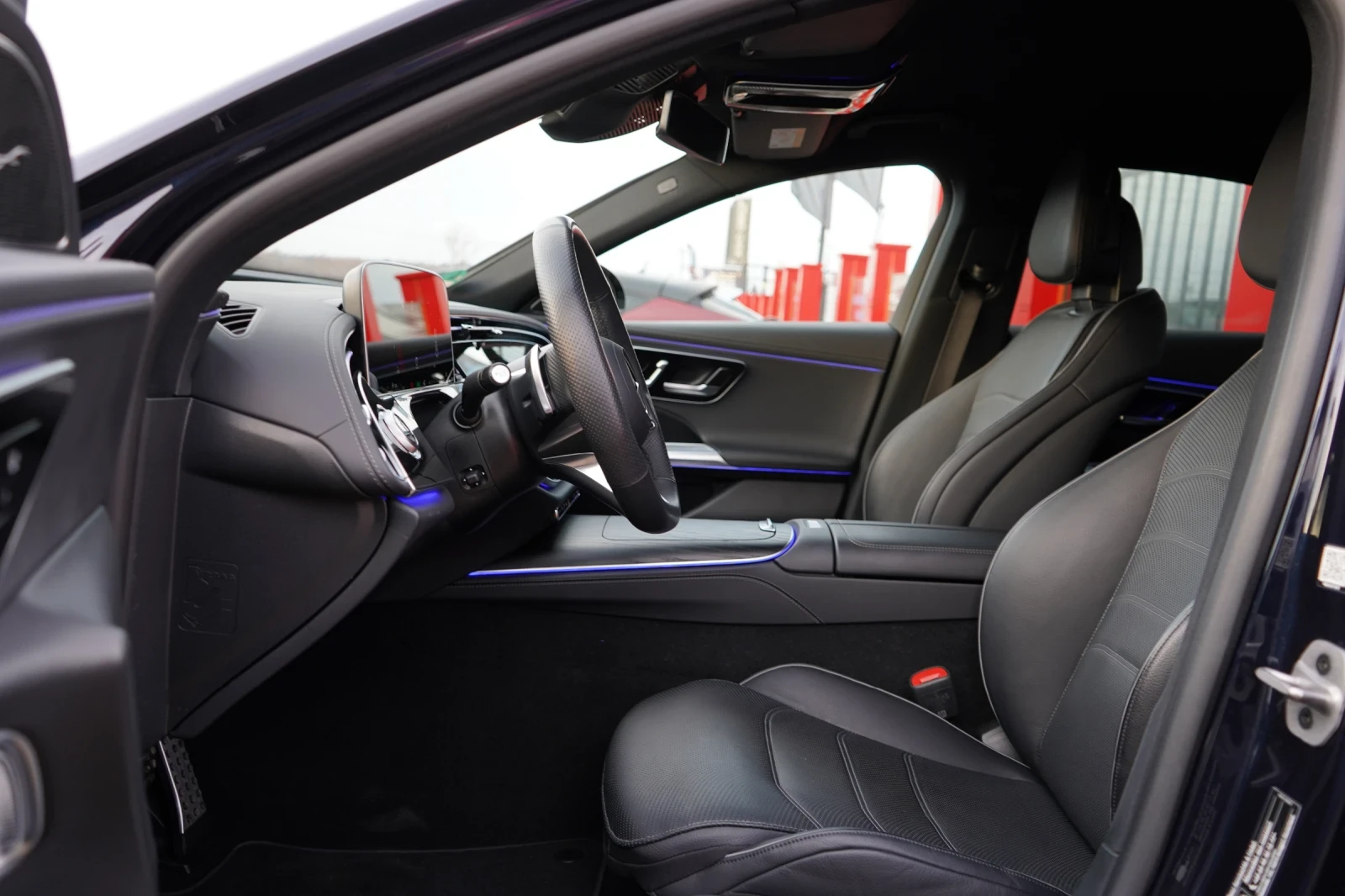 Mercedes-Benz E 300 � 4�* AMG* HYPERSCRENN* 360* KEYLESS* BURMESTER | Mobile.bg � ����������� 8