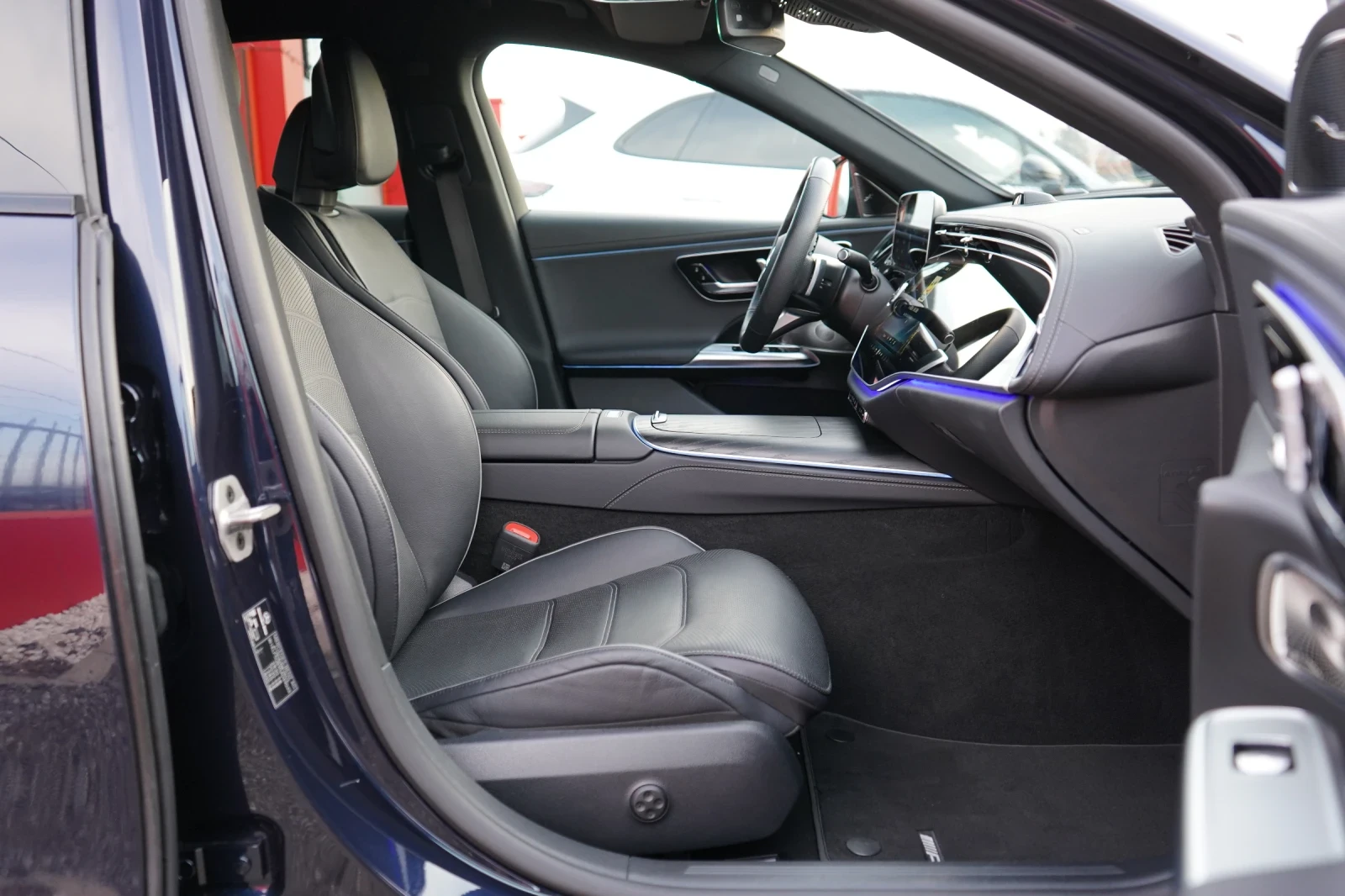 Mercedes-Benz E 300 � 4�* AMG* HYPERSCRENN* 360* KEYLESS* BURMESTER | Mobile.bg � ����������� 15