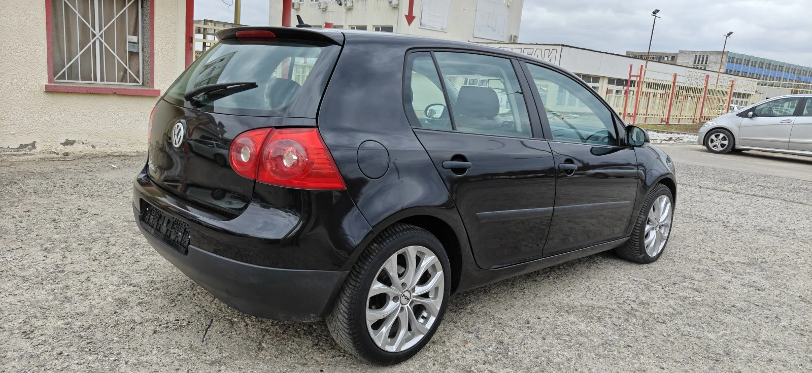 VW Golf 1.9TDI-5вр.05г, снимка 7 - Автомобили и джипове - 53894069