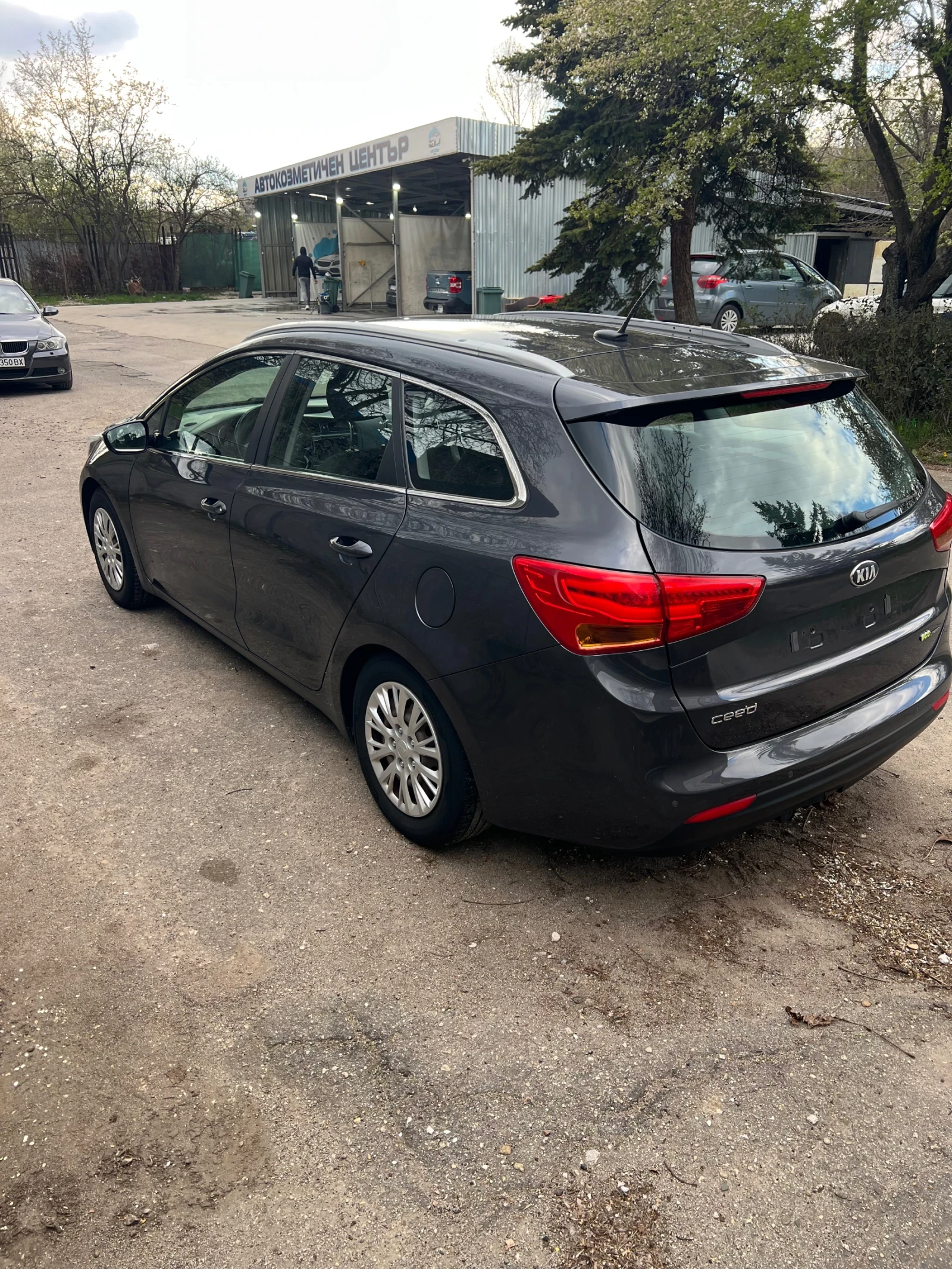 Kia Ceed 1.6 Business , снимка 3 - Автомобили и джипове - 54151813