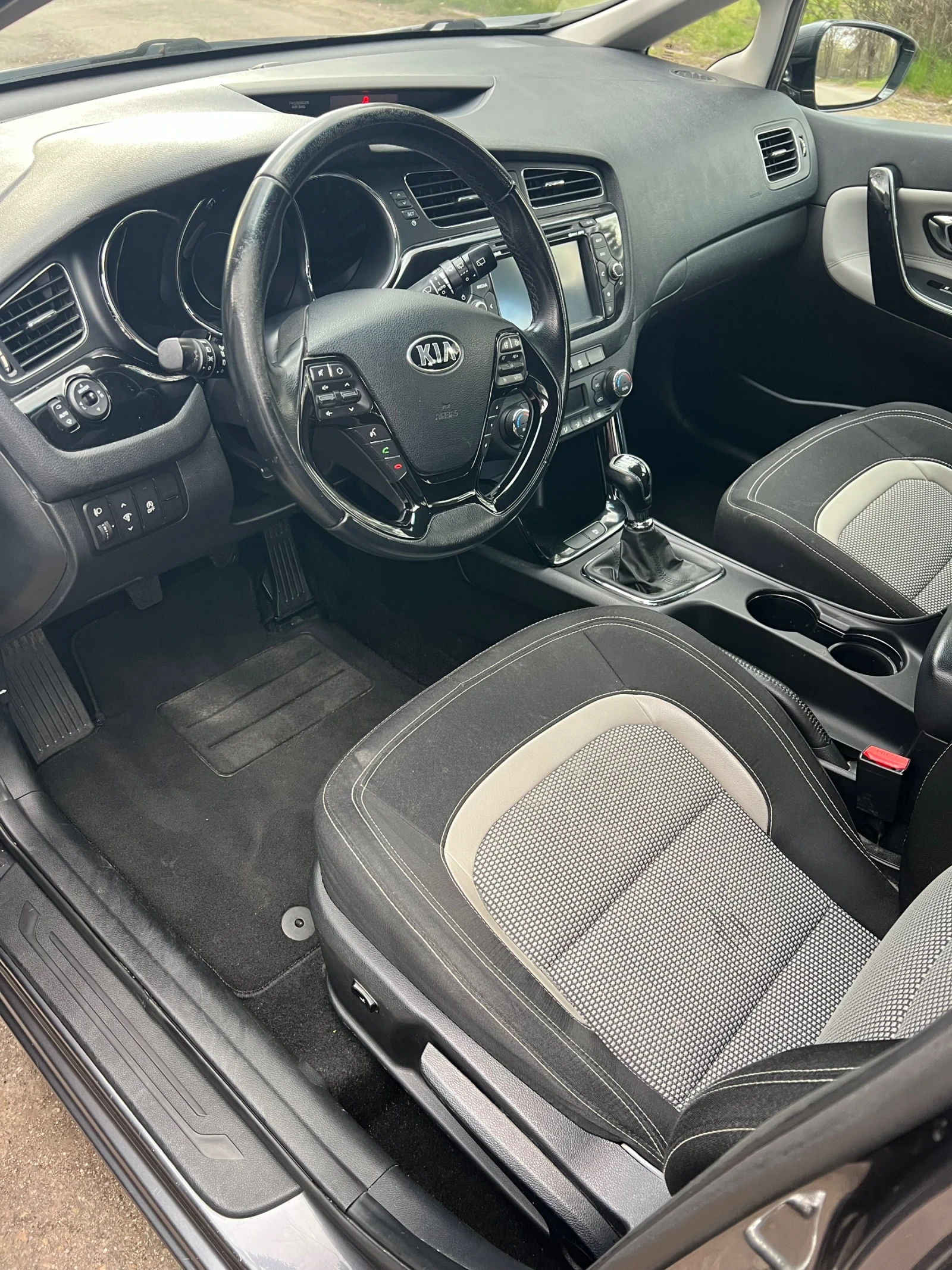 Kia Ceed 1.6 Business , снимка 5 - Автомобили и джипове - 54151813