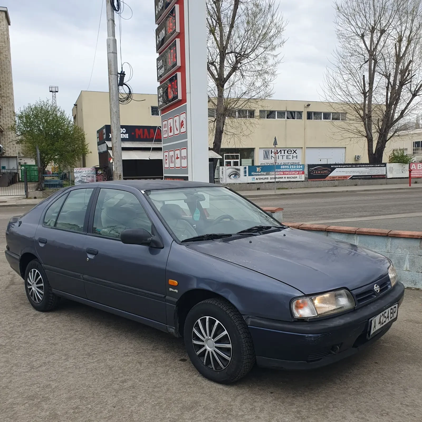 Nissan Primera 1.6 16V Газ/Бензин, снимка 2 - Автомобили и джипове - 54153518