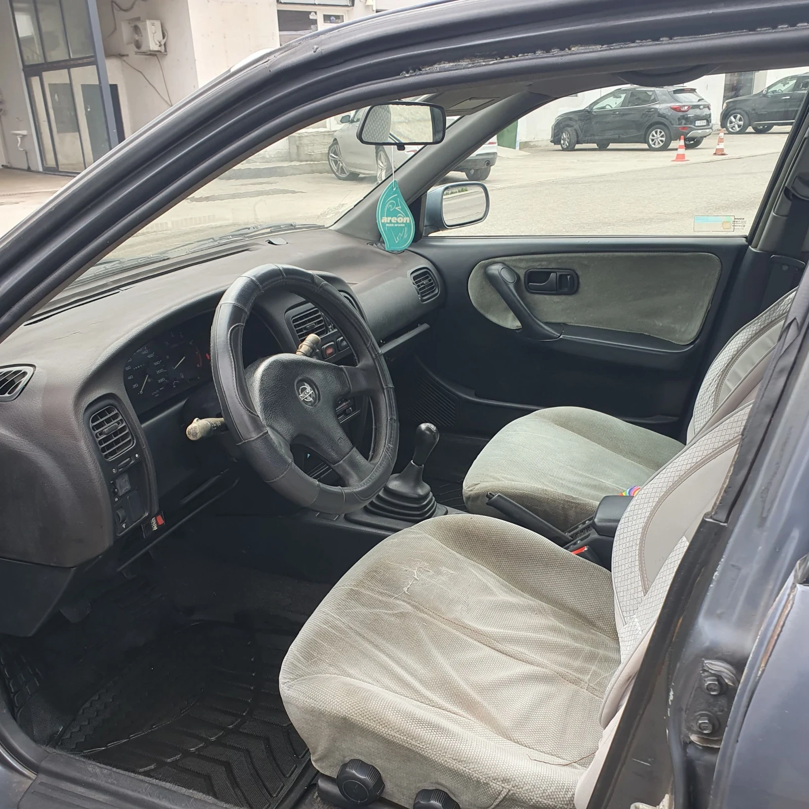 Nissan Primera 1.6 16V Газ/Бензин, снимка 9 - Автомобили и джипове - 54153518