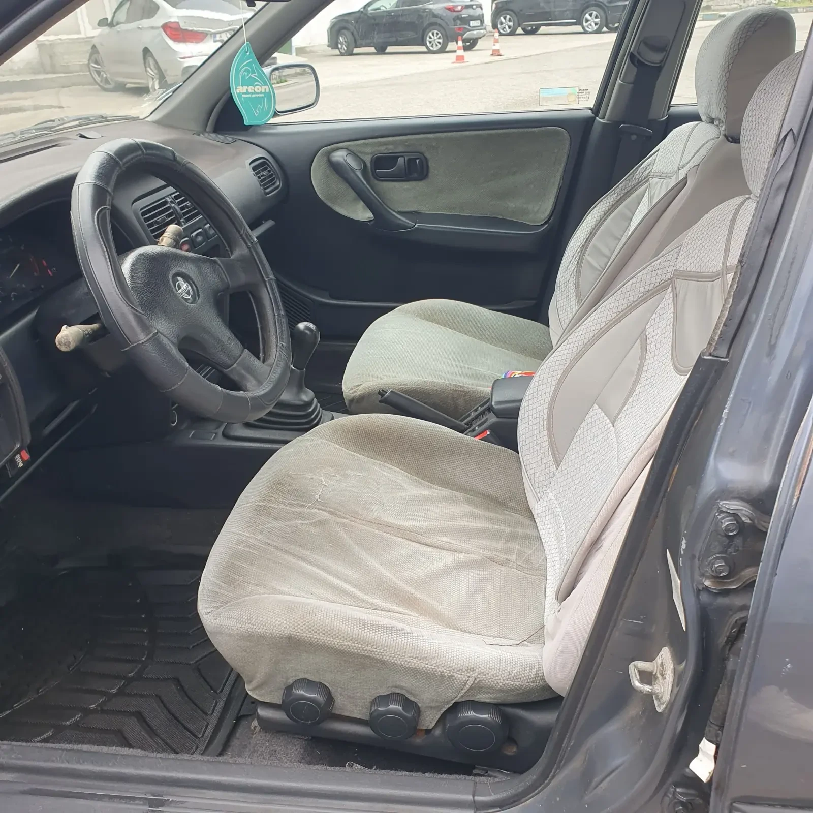 Nissan Primera 1.6 16V Газ/Бензин, снимка 10 - Автомобили и джипове - 54153518