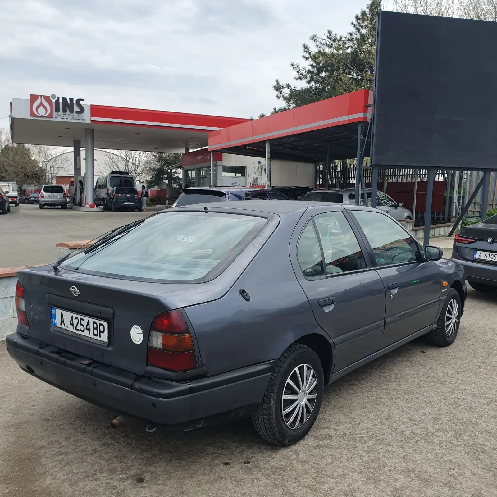 Nissan Primera 1.6 16V Газ/Бензин, снимка 3 - Автомобили и джипове - 54153518