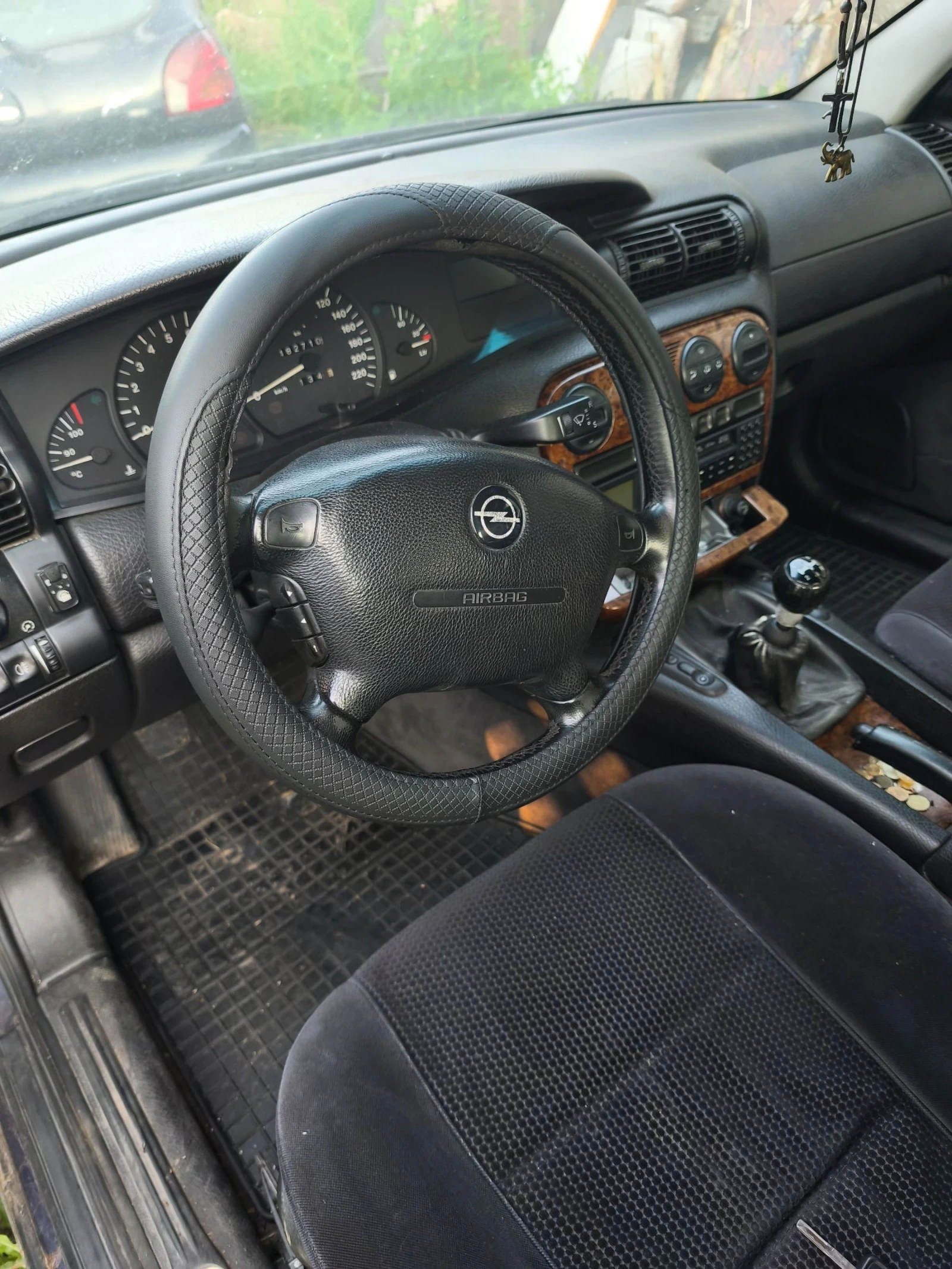Opel Omega, снимка 4 - Автомобили и джипове - 55052175