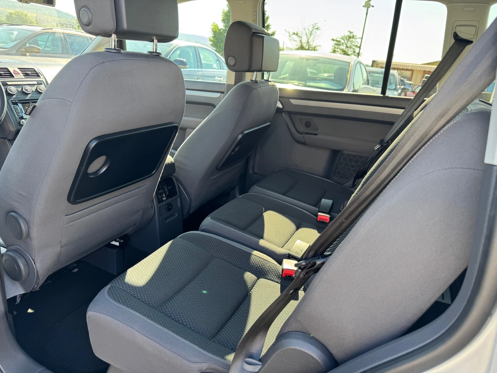 VW Touran 1.4 TSI Mетан, снимка 13 - Автомобили и джипове - 55238898