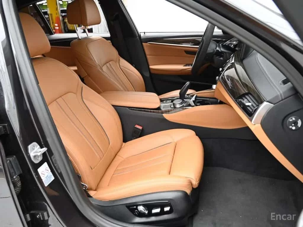 BMW 520 * 520i M Sport * CARFAX * ЦЕНА ДО БГ, снимка 10 - Автомобили и джипове - 55509905