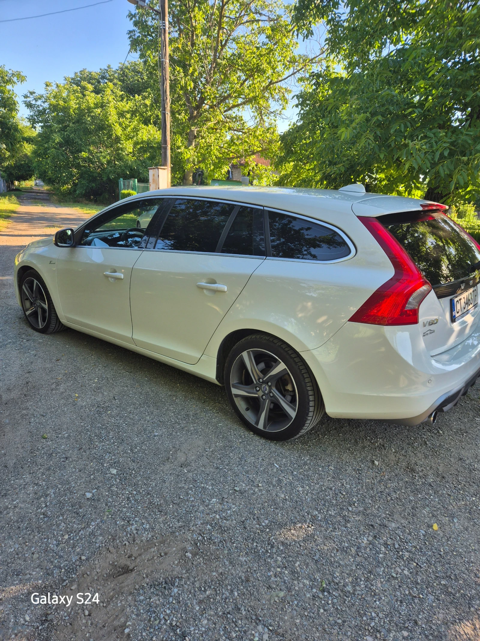 Volvo V60 R design, снимка 4 - Автомобили и джипове - 55937065