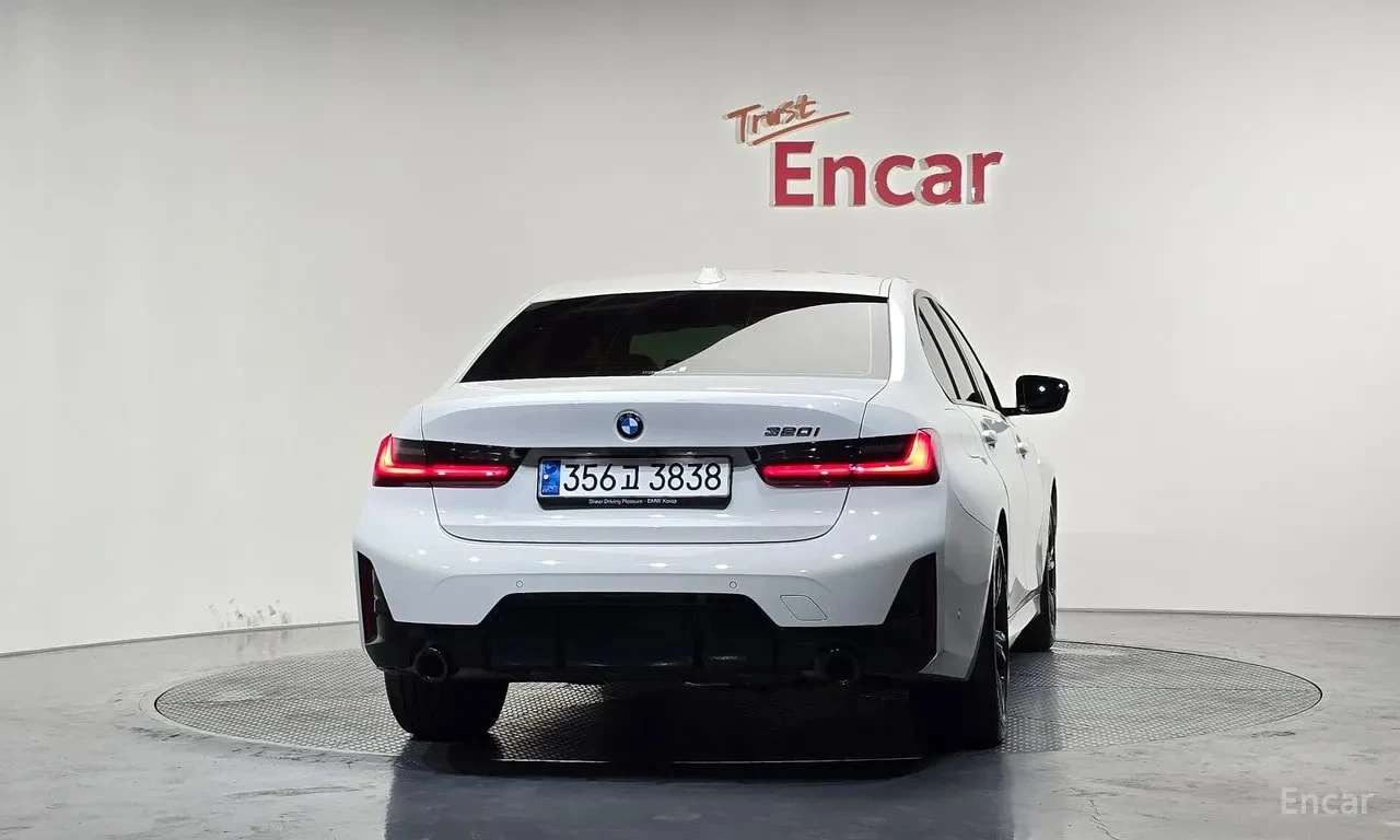 BMW 320 i M Sport * ЦЕНА ДО БЪЛГАРИЯ* , снимка 4 - Автомобили и джипове - 56103952