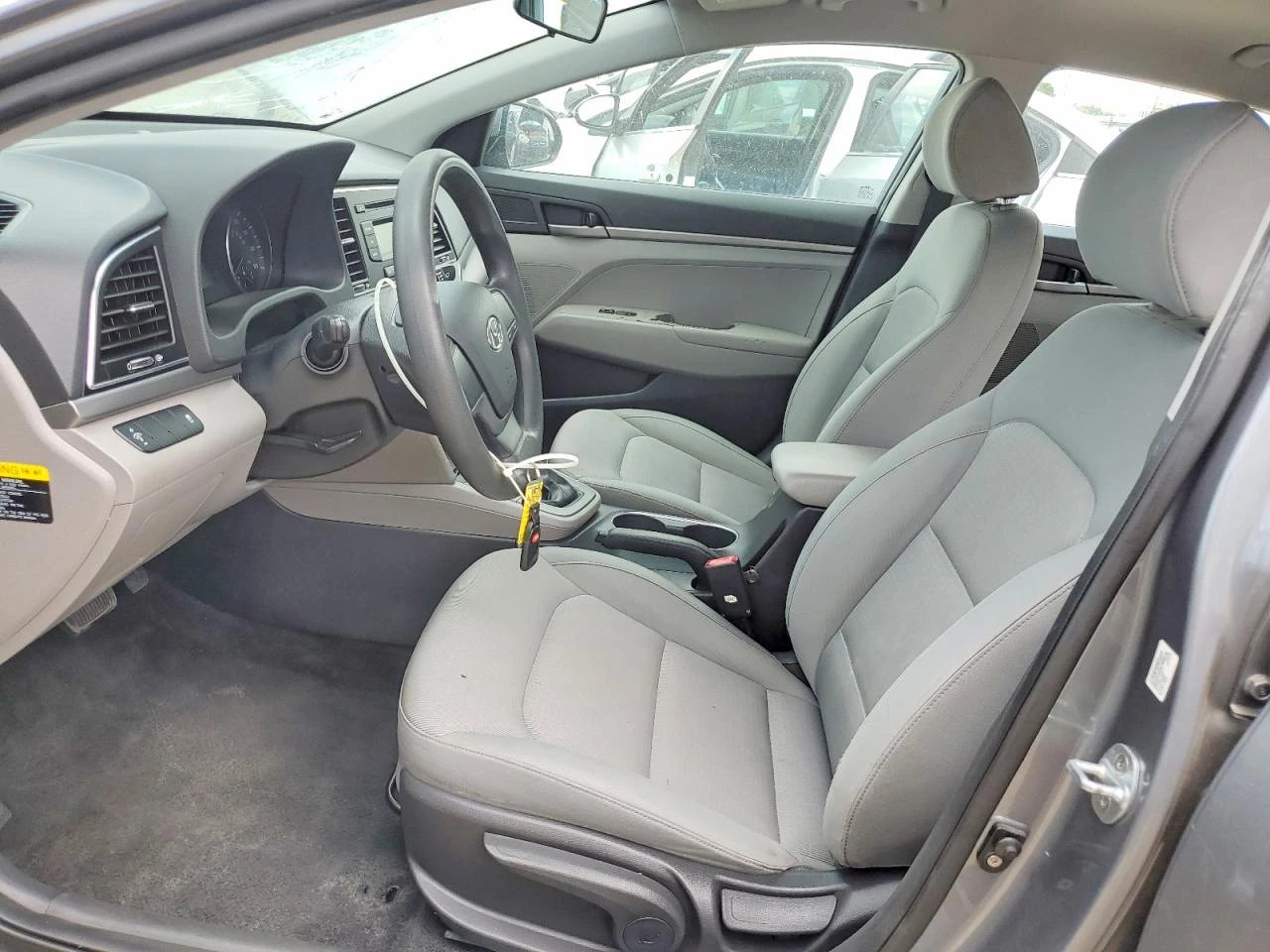 Hyundai Elantra 2.0l Se, снимка 7 - Автомобили и джипове - 56145217