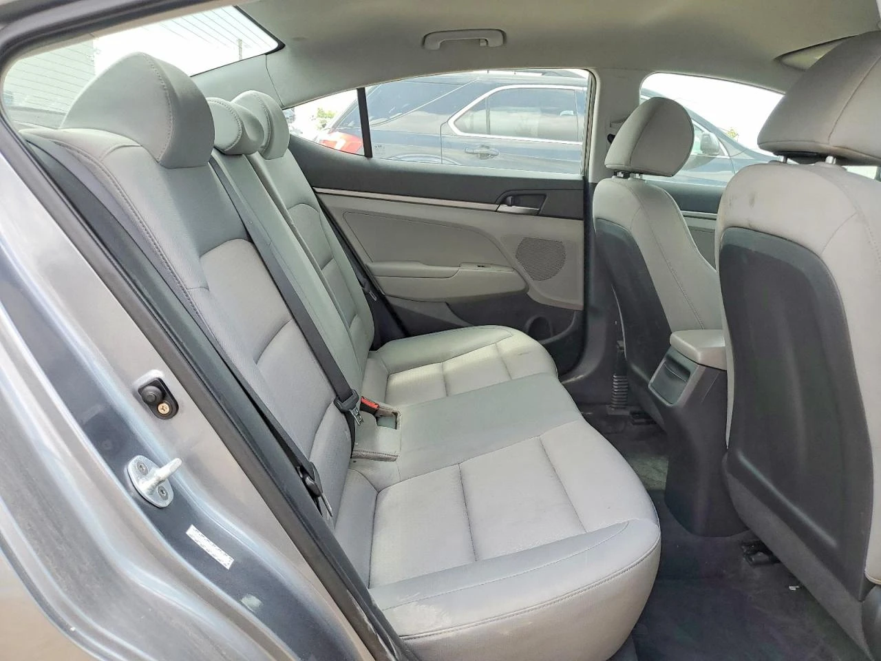 Hyundai Elantra 2.0l Se, снимка 10 - Автомобили и джипове - 56145217