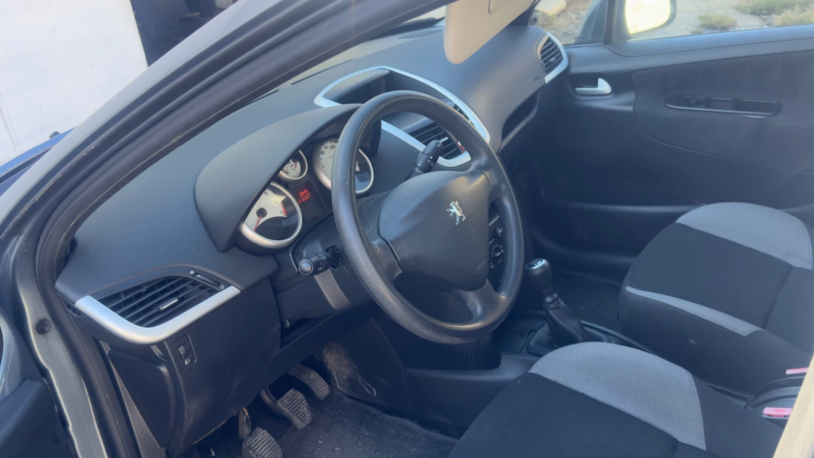 Peugeot 207, снимка 5 - Автомобили и джипове - 56346686