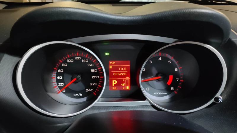 Citroen C-Crosser, снимка 12 - Автомобили и джипове - 52631093