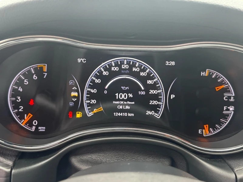 Jeep Grand cherokee ALTITUDE * * CARFAX * * АВТО КРЕДИТ * * , снимка 13 - Автомобили и джипове - 52580134