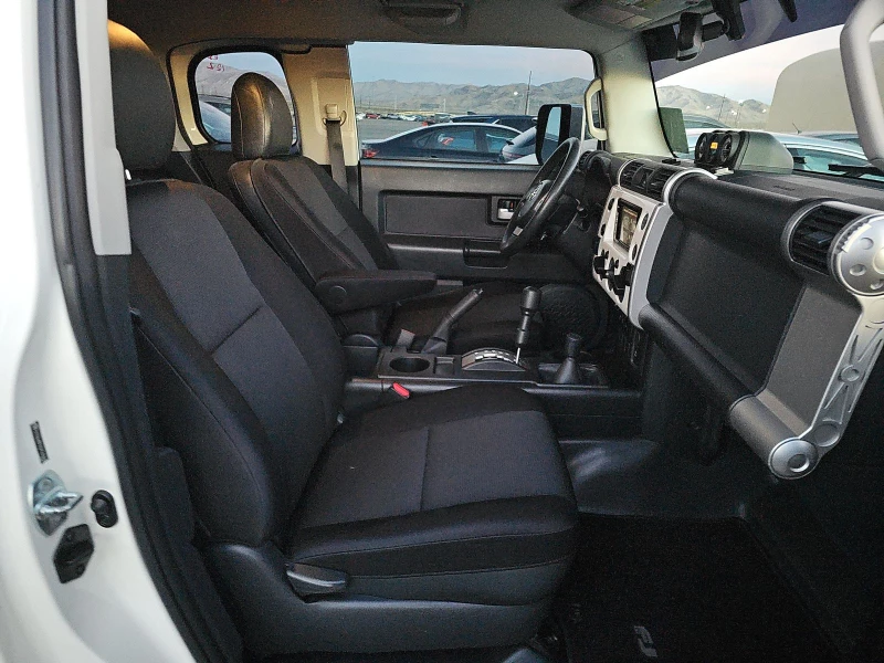 Toyota Fj cruiser 2012 Toyota FJ Cruiser wRear Doors, снимка 13 - Автомобили и джипове - 52648362