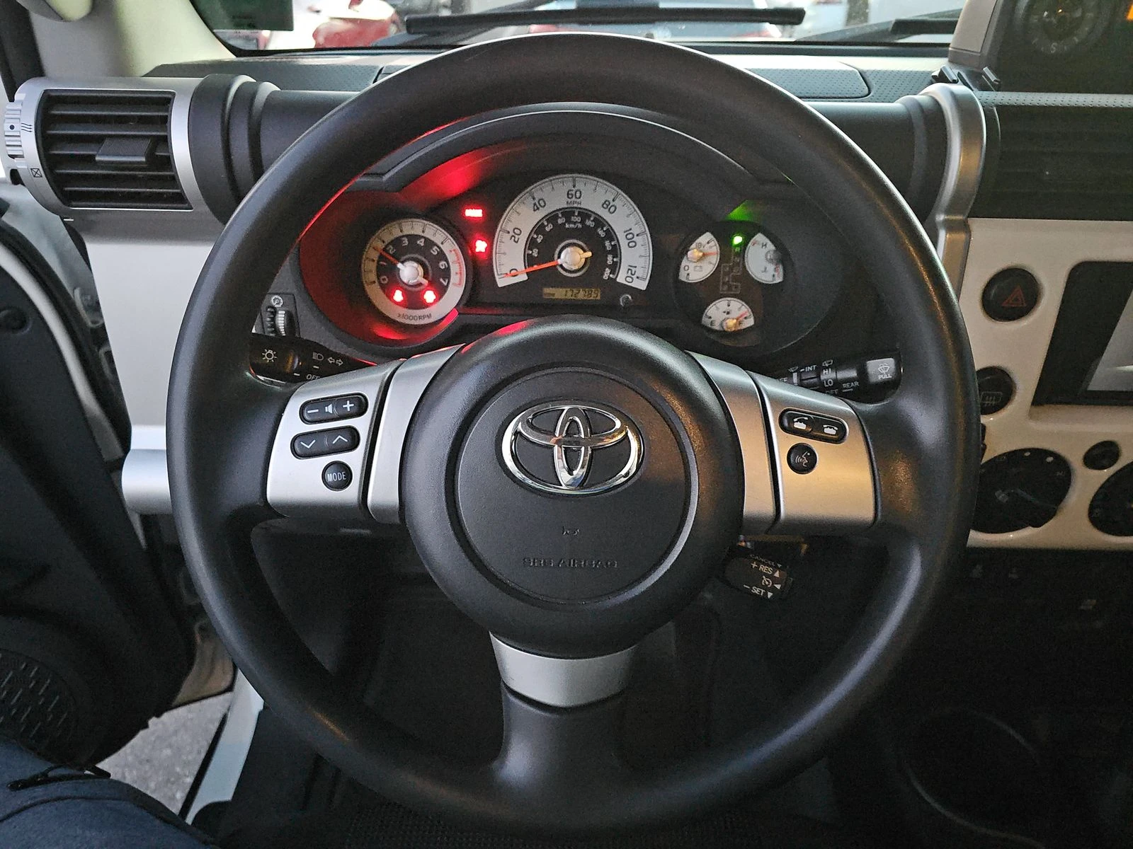 Toyota Fj cruiser 2012 Toyota FJ Cruiser wRear Doors - изображение 10