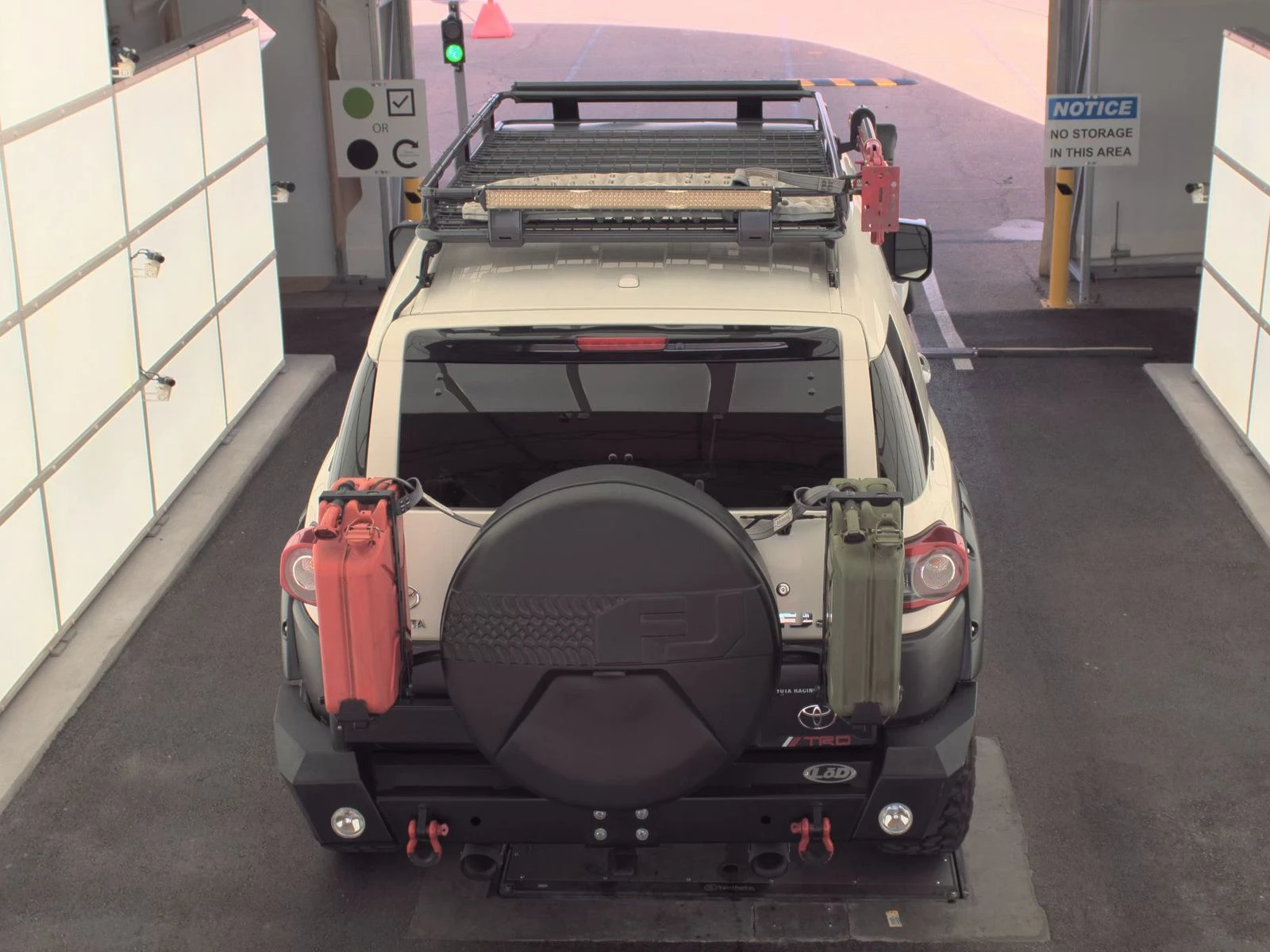 Toyota Fj cruiser 2012 Toyota FJ Cruiser wRear Doors - изображение 6