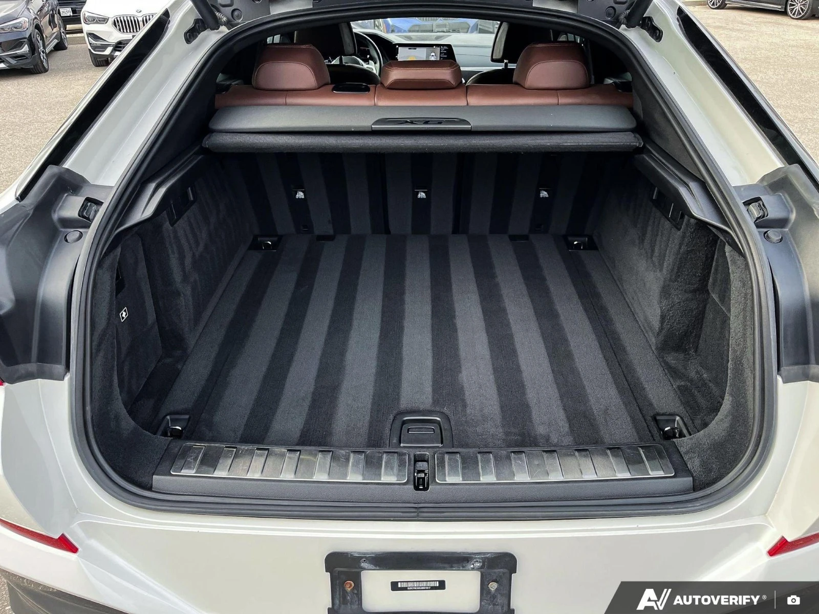 BMW X6 * М-Package* * HeadUp* AвтоКредит* (ЦЕНА ДО БГ), снимка 10 - Автомобили и джипове - 54123741