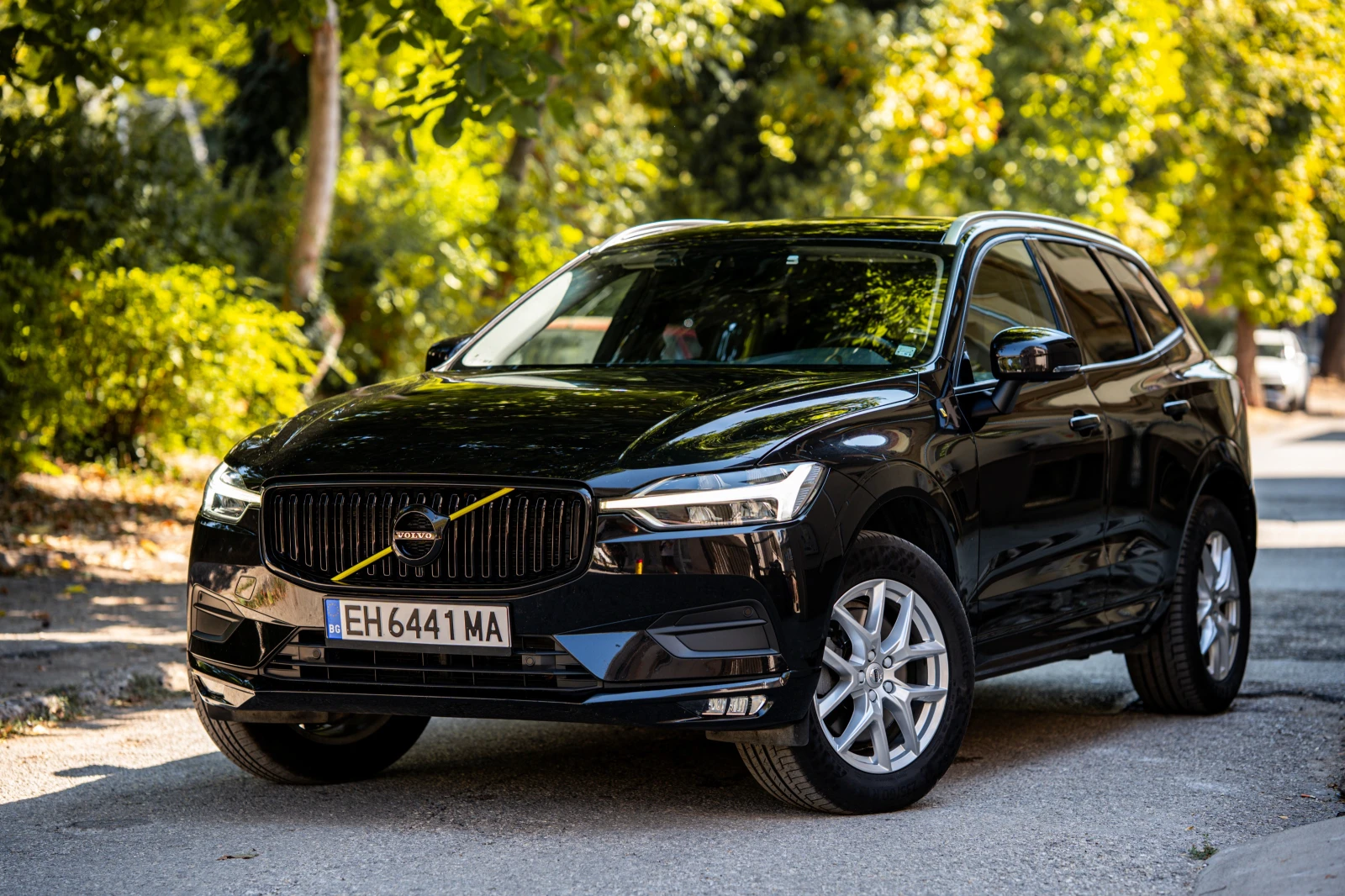 Volvo XC60 D4 MildHibrid, снимка 14 - Автомобили и джипове - 56160431