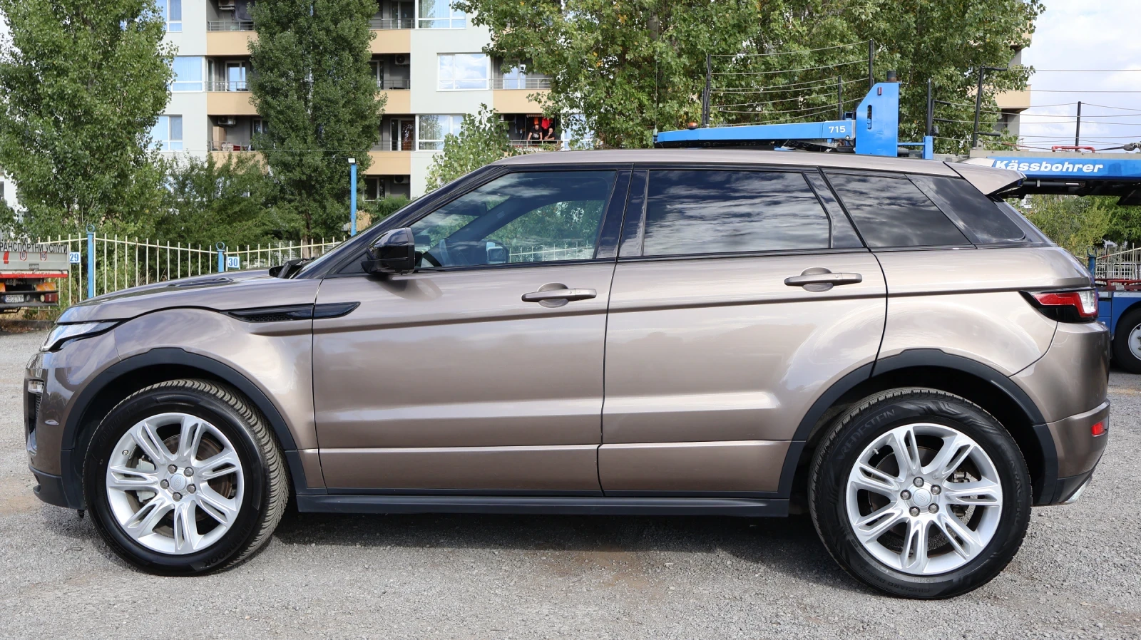 Land Rover Range Rover Evoque 2.0SD4 180 К.С. HSE 4Х4 Keyless, снимка 7 - Автомобили и джипове - 56184026