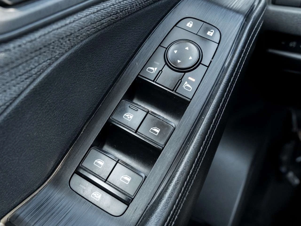 Nissan Rogue AWD SV Moonroof, Camera, Leather | Mobile.bg � ����������� 15