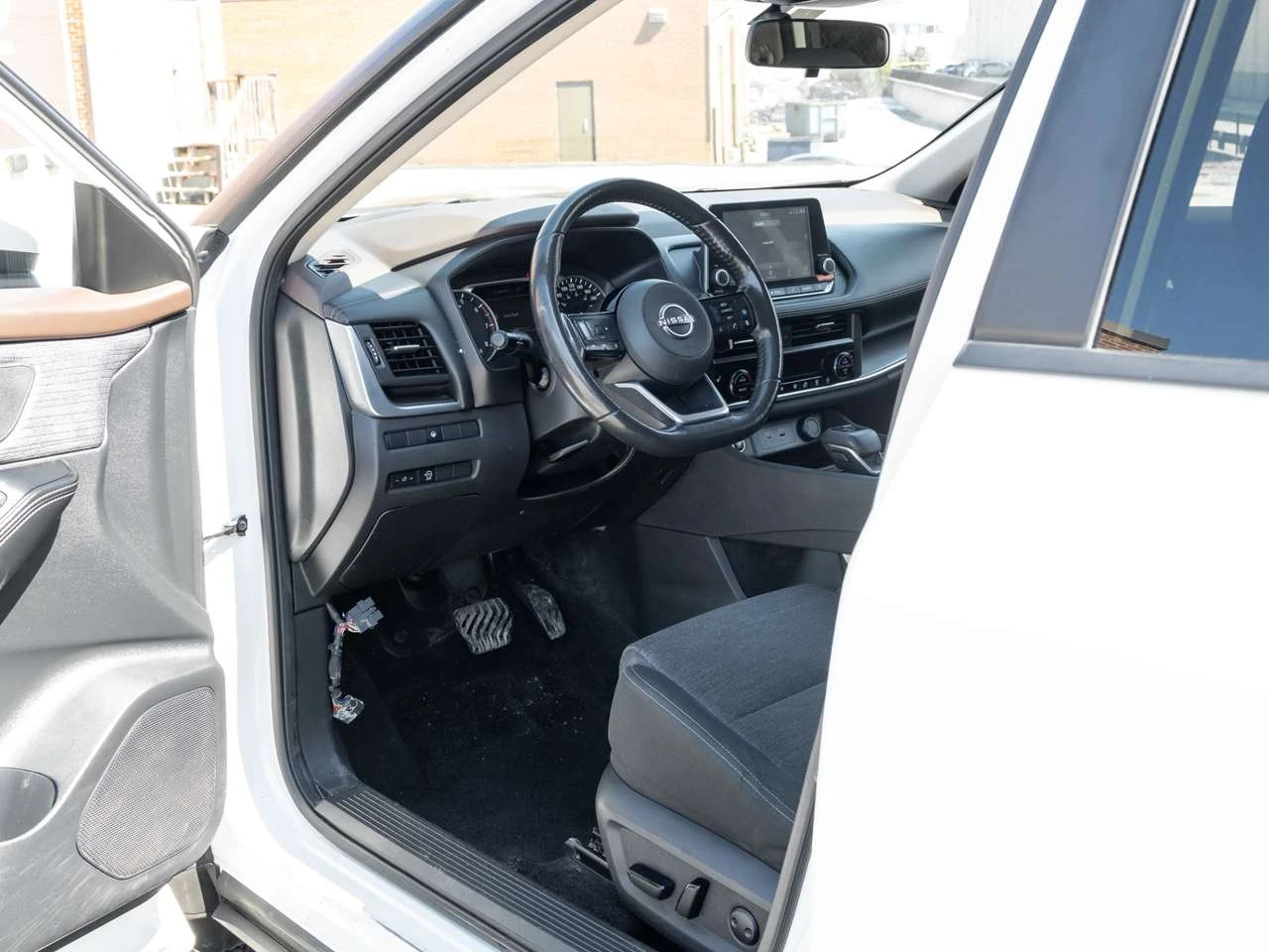 Nissan Rogue AWD SV Moonroof, Camera, Leather | Mobile.bg � ����������� 8