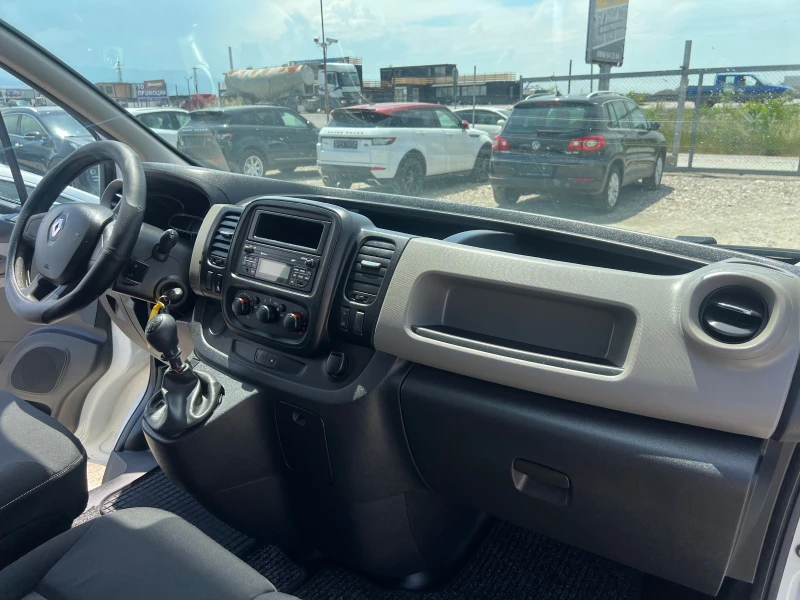 Renault Trafic 1.6 DCI, снимка 13 - Бусове и автобуси - 50583746