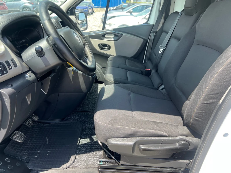 Renault Trafic 1.6 DCI, снимка 9 - Бусове и автобуси - 50583746